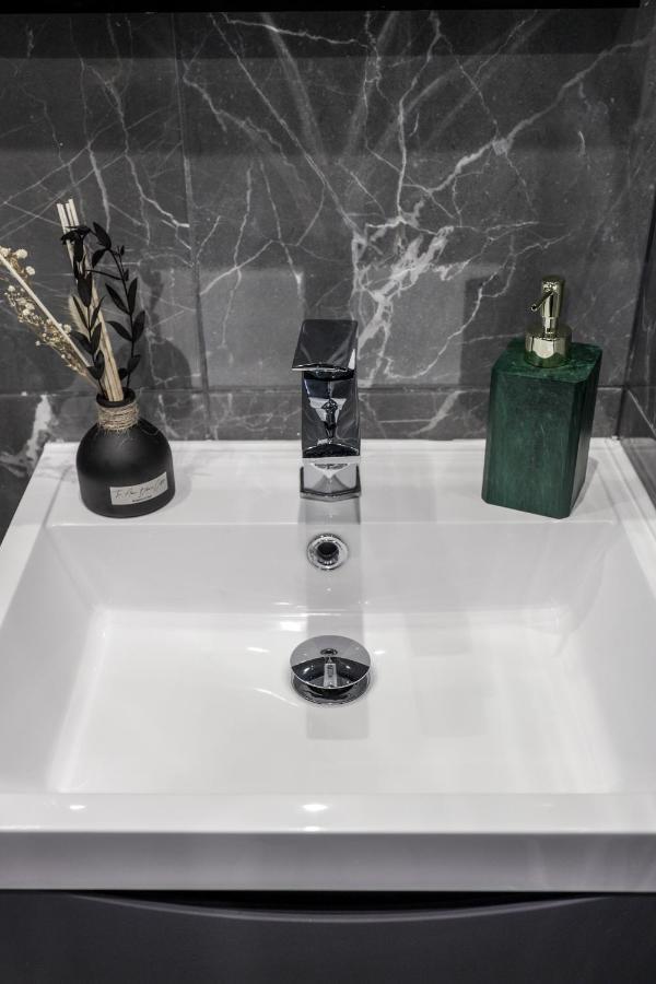 לונדון Cosy 4-Bedroom Apartment Next To Borough מראה חיצוני תמונה